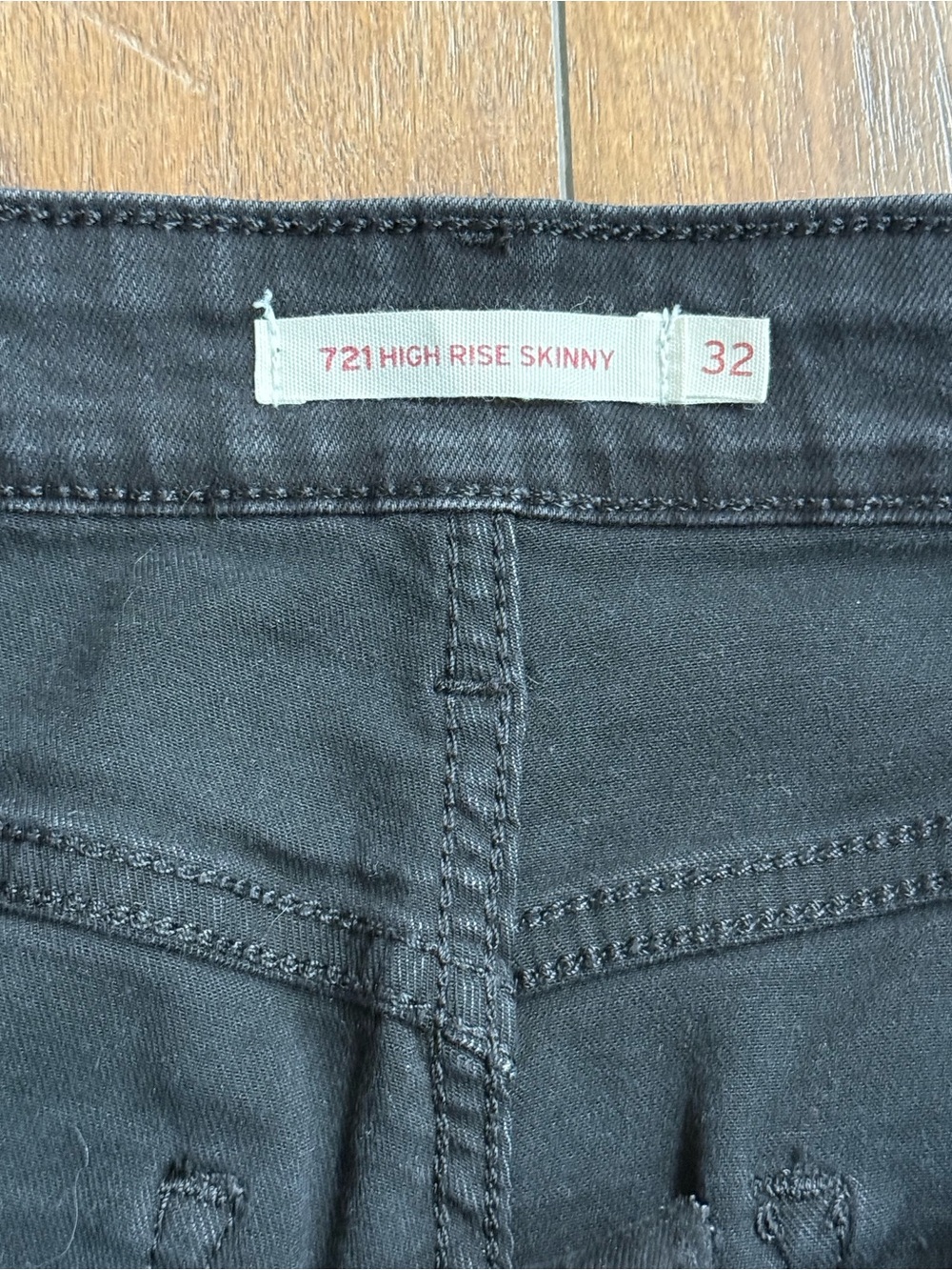 Levi's 721 High Rise Skinny Jeans in Black